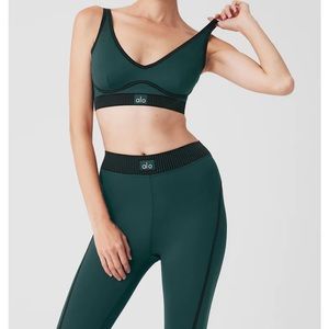 Alo midnight green airlift bra and line up leggings